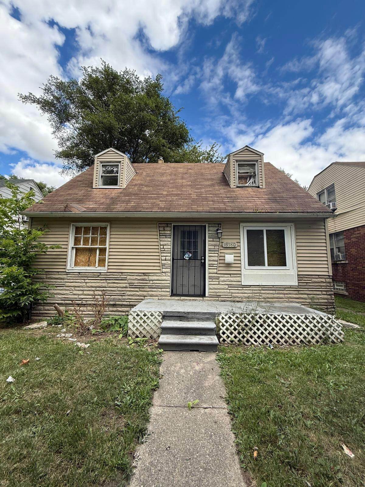 19180 Bradford Avenue - Photo 1