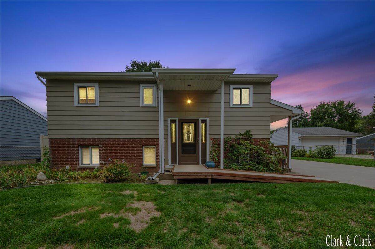 324 Elizabeth Dean Drive - Photo 1