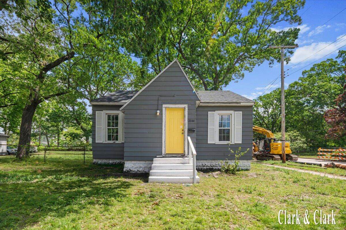2044 Wood Street - Photo 1