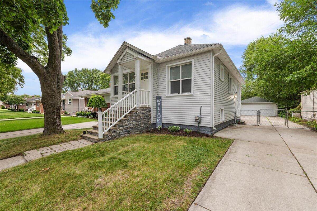 23831 Deziel Street - Photo 1