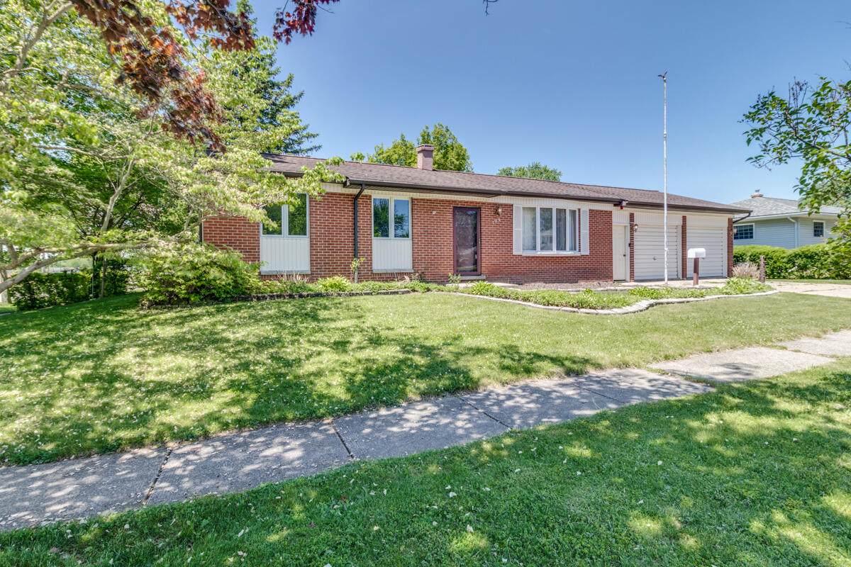 126 Ansted Drive - Photo 1