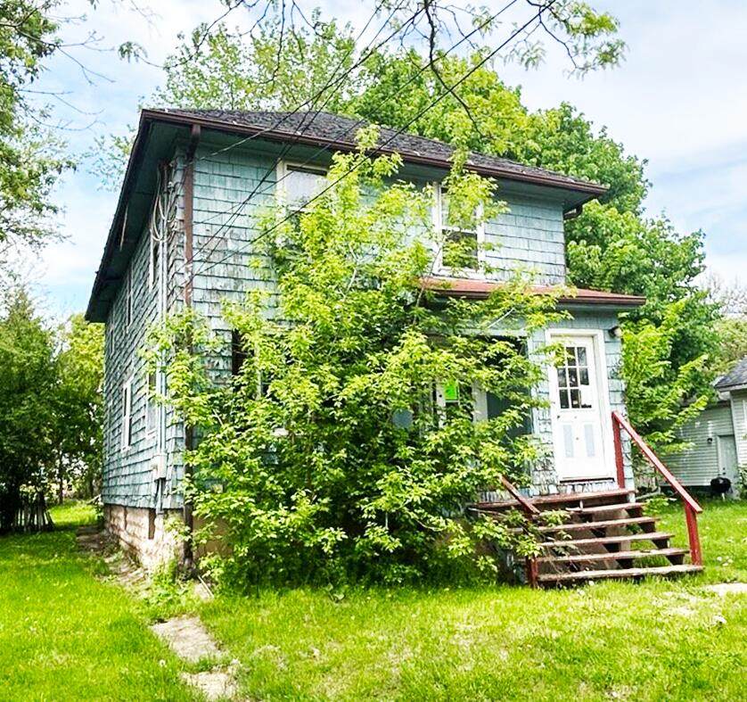 320 Forbes Street - Photo 1