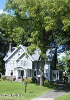413 Front - Photo 1