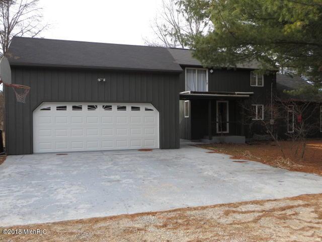 375 Catalpa Avenue - Photo 1