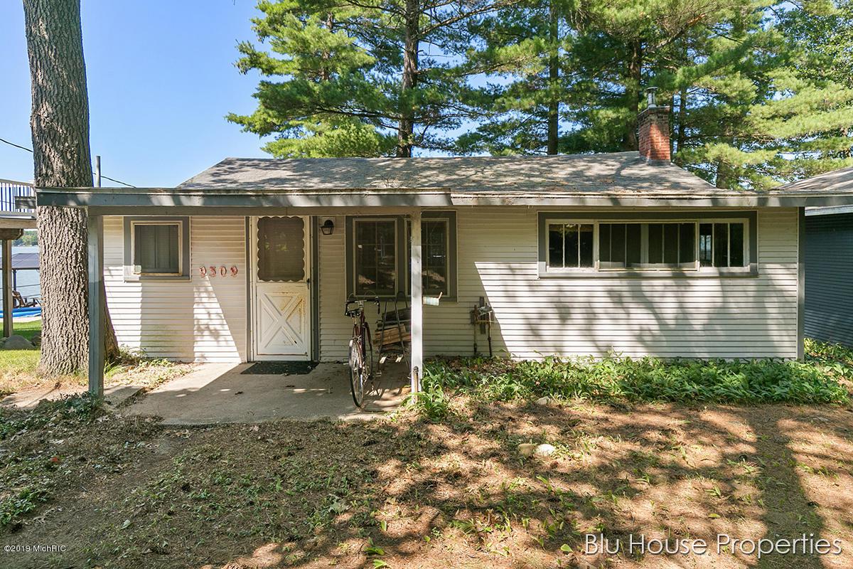 9309 Catalpa Avenue - Photo 1