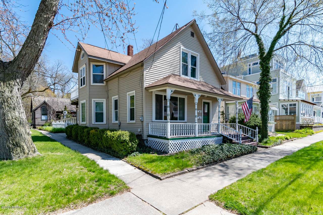 903 Lions Park Drive - Photo 1