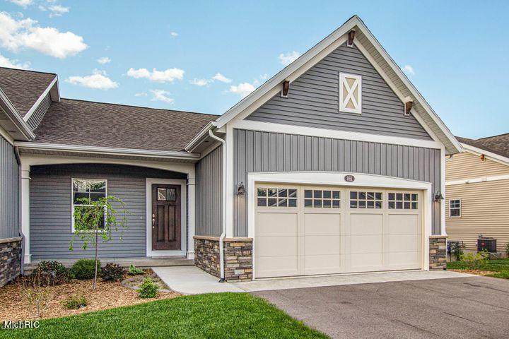 902 South Center Park Drive - Photo 1