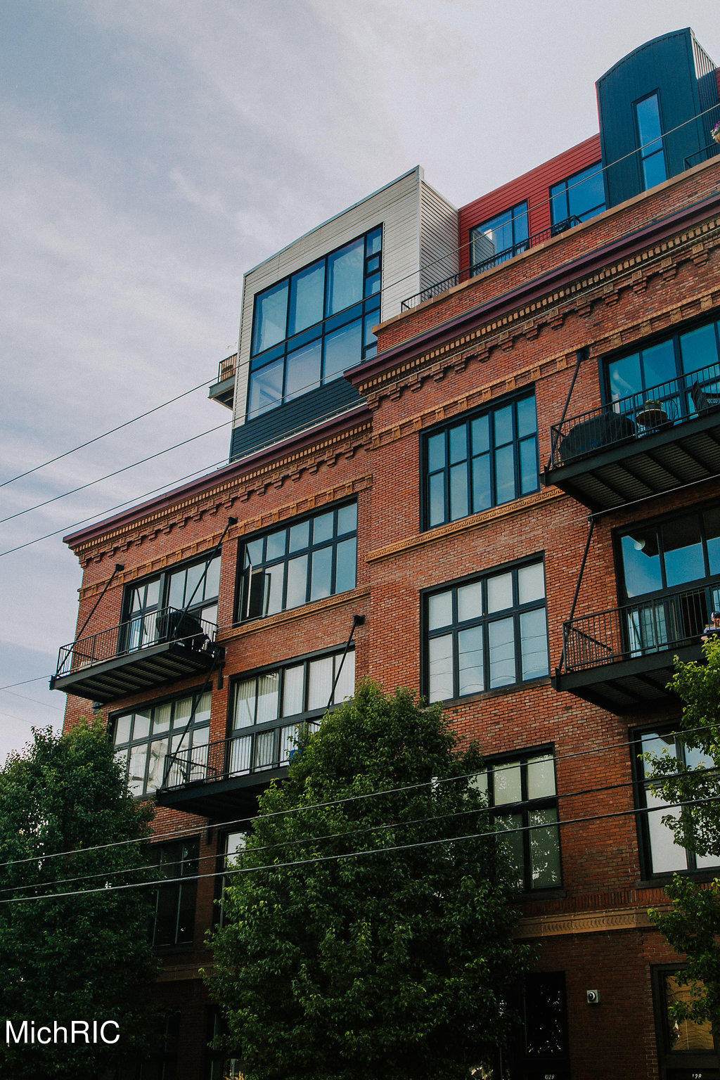 600 Broadway Avenue - Photo 1