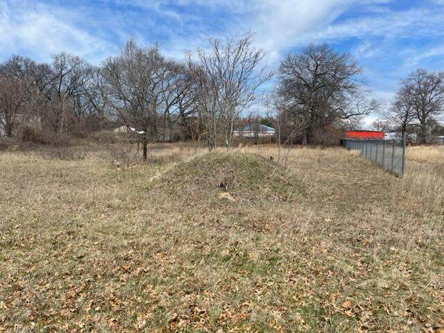460 Hume Avenue - Photo 1
