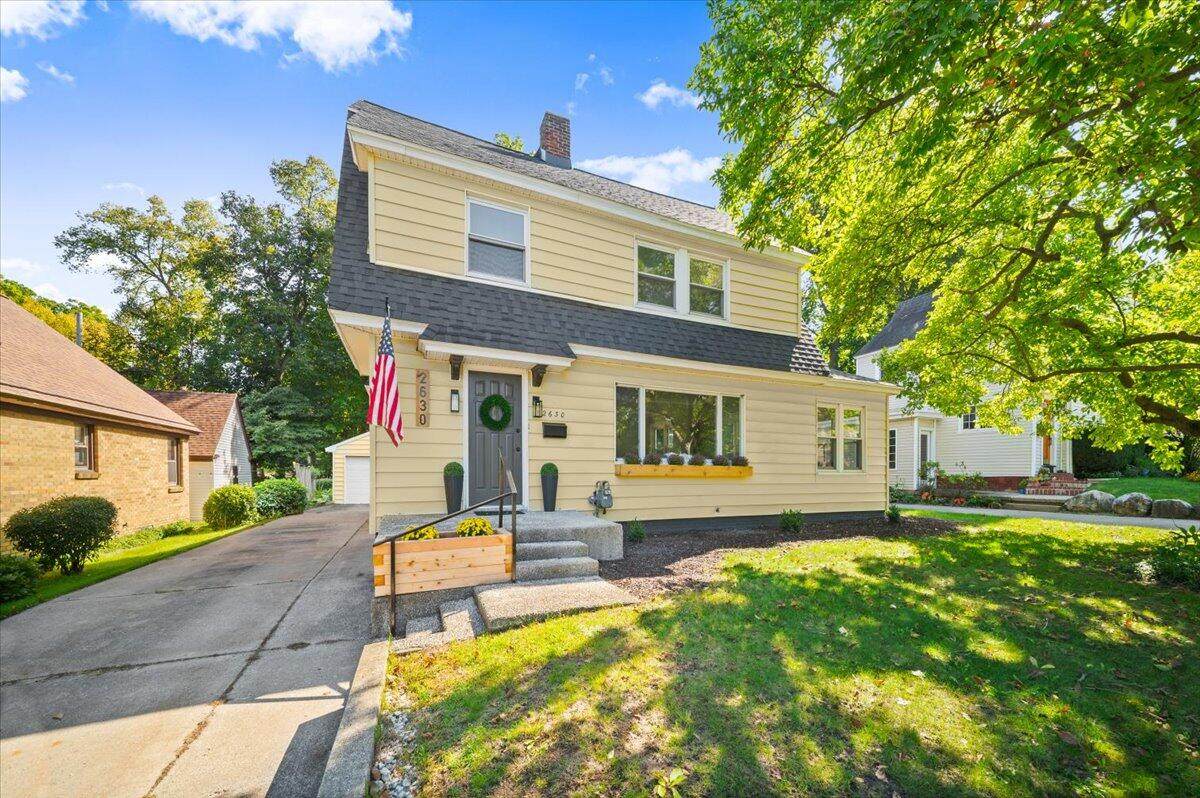 2630 Oakwood Avenue - Photo 1