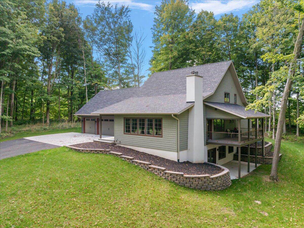 8806 Lakewood Trail - Photo 1