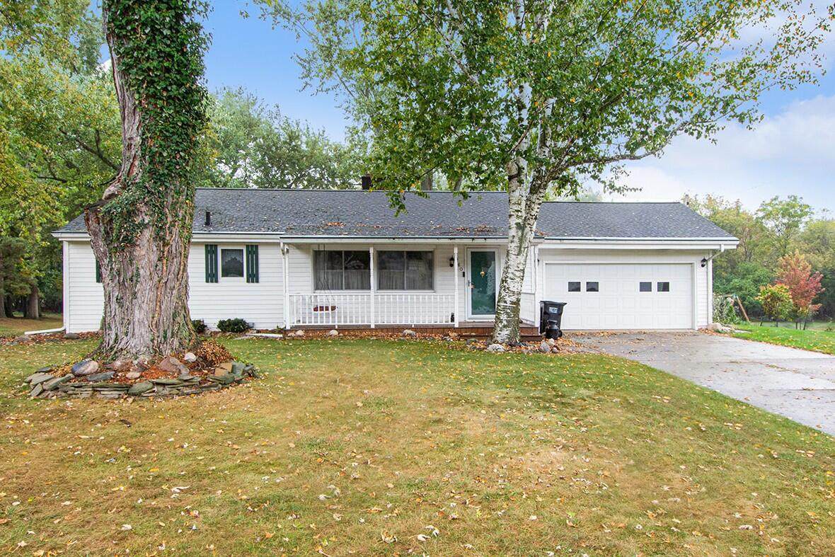 760 Woodbine Boulevard - Photo 1