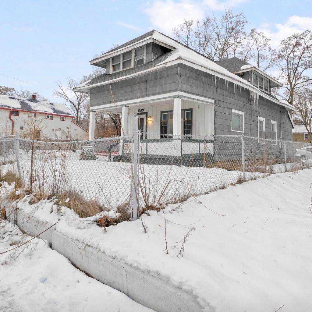 909 Baker Street - Photo 1