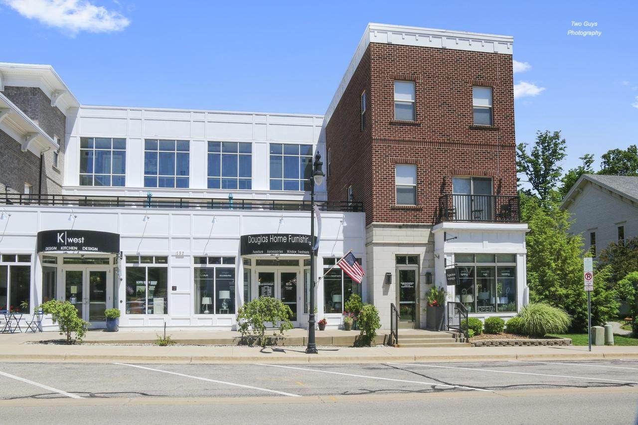 150 Center Street - Photo 1