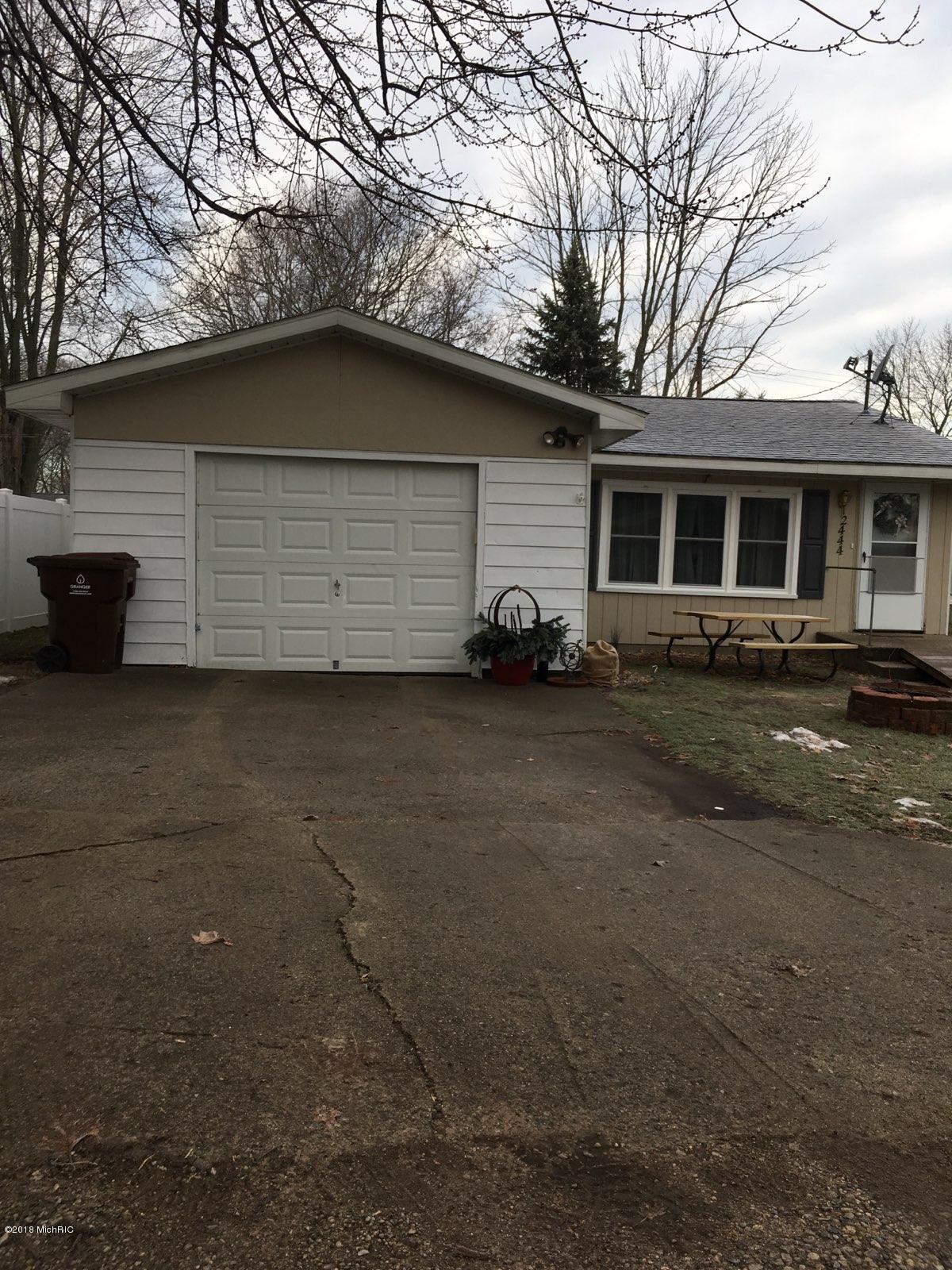 2444 Owosso Street - Photo 1
