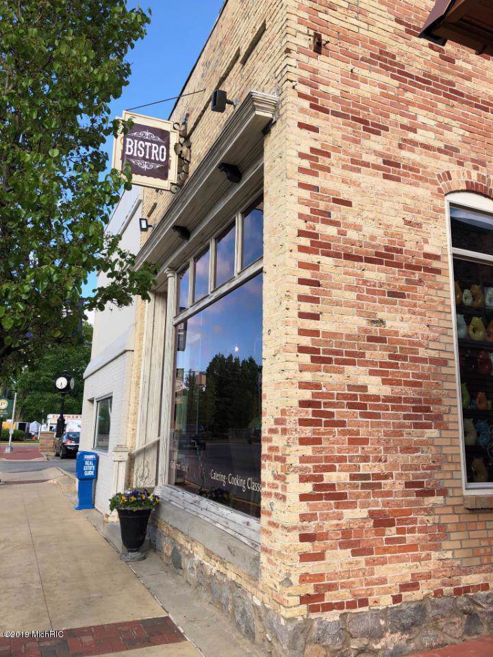 18 State Street - Photo 1