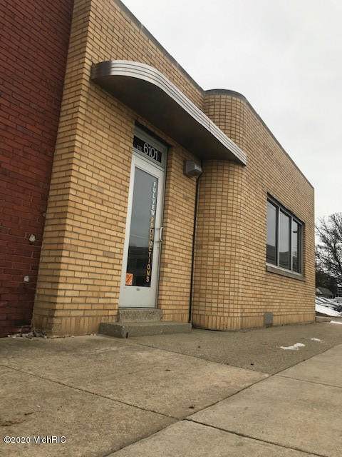 1140 Monroe Avenue - Photo 1