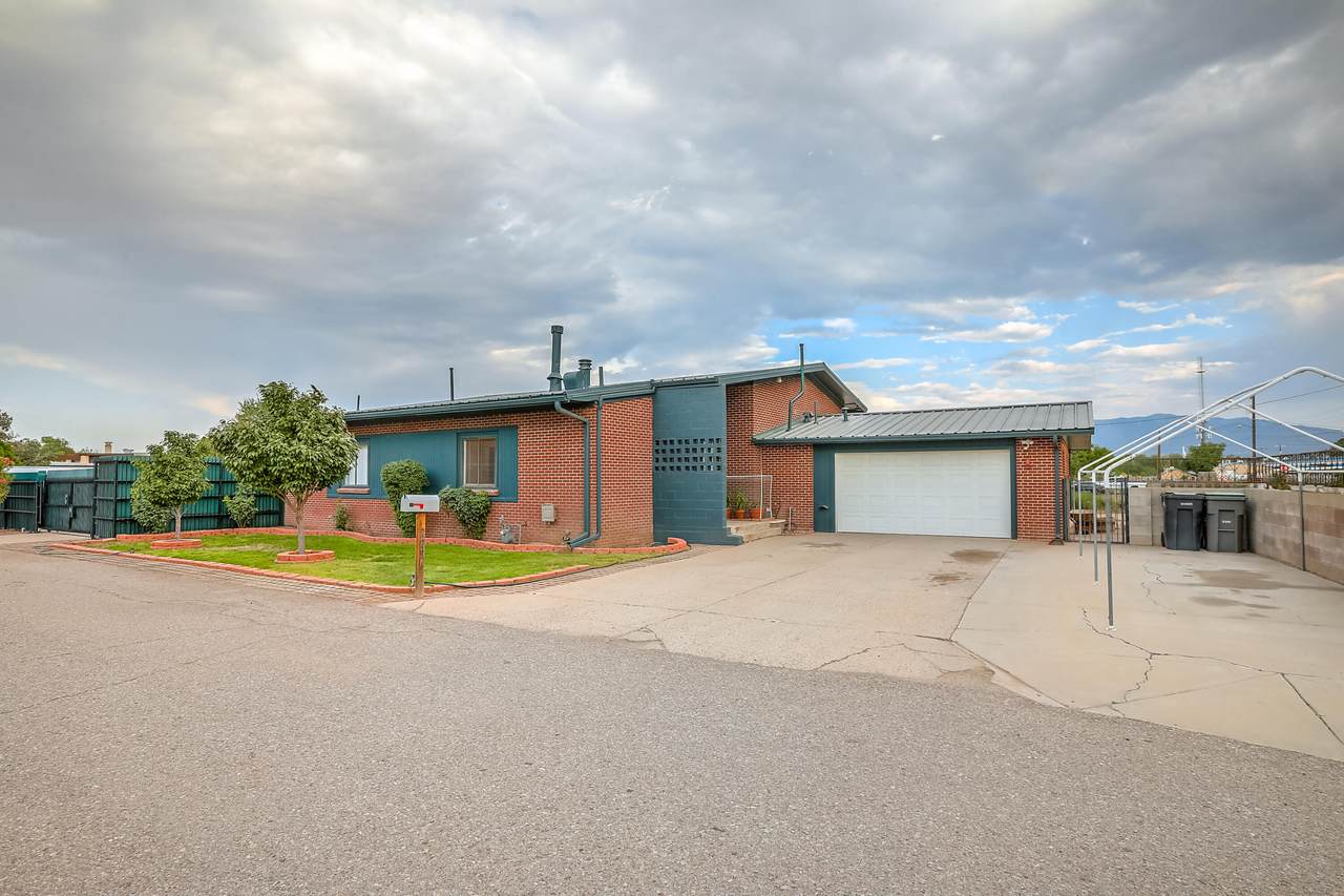 225 Homeland Road - Photo 1