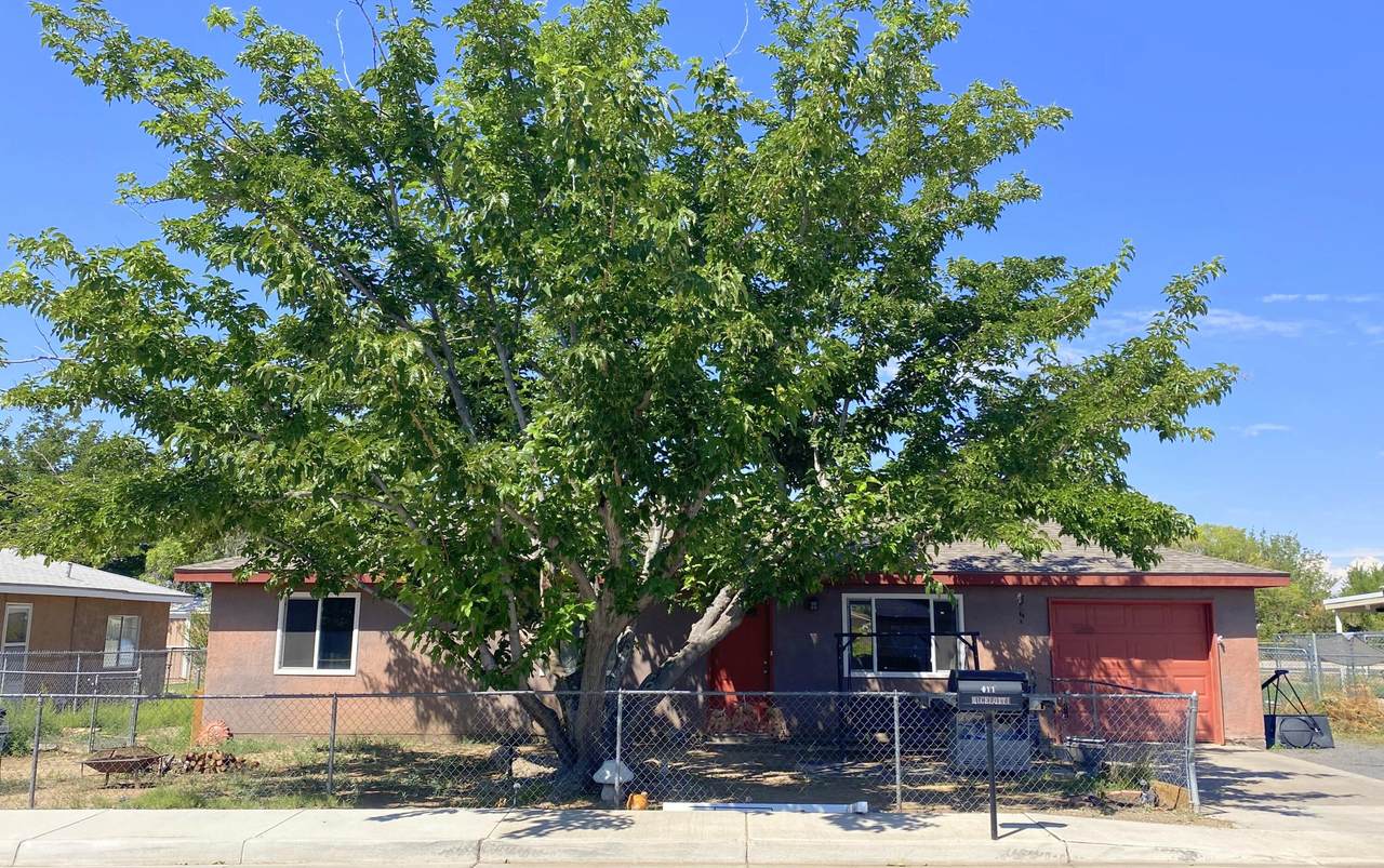 411 Vista Drive - Photo 1