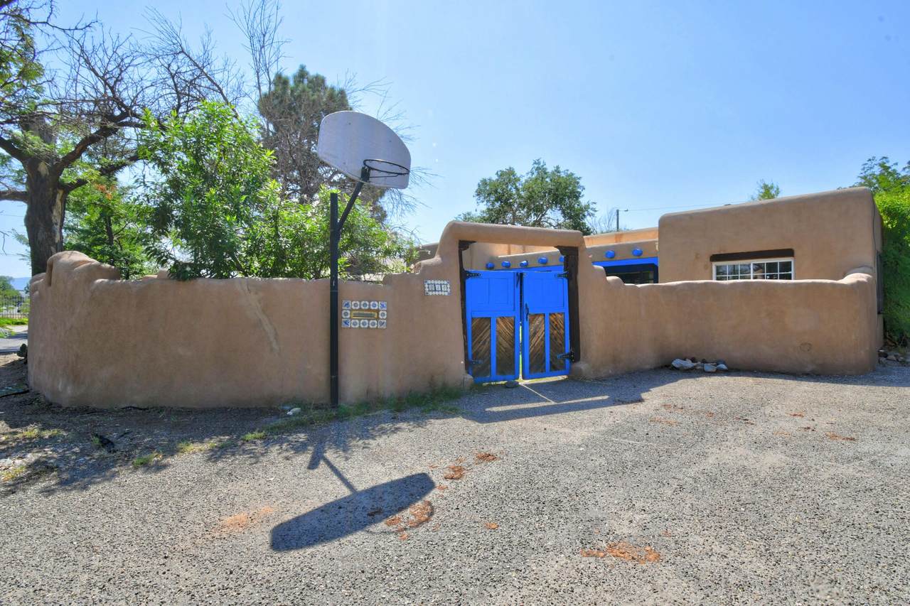 214 Shangri La Court - Photo 1