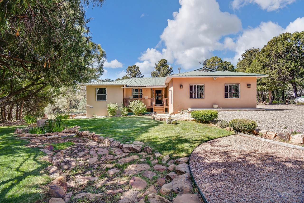 28 Magpie Road - Photo 1