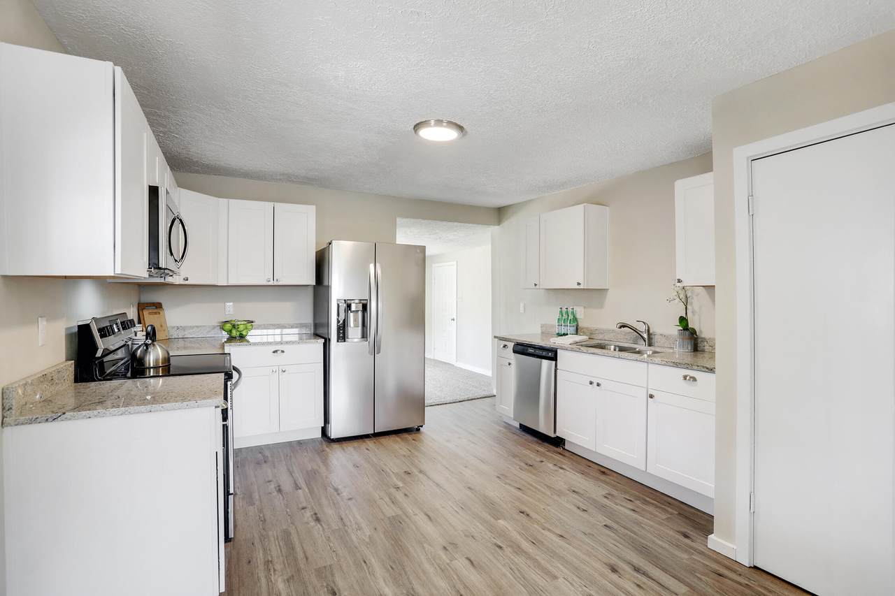 461 60TH Street - Photo 1