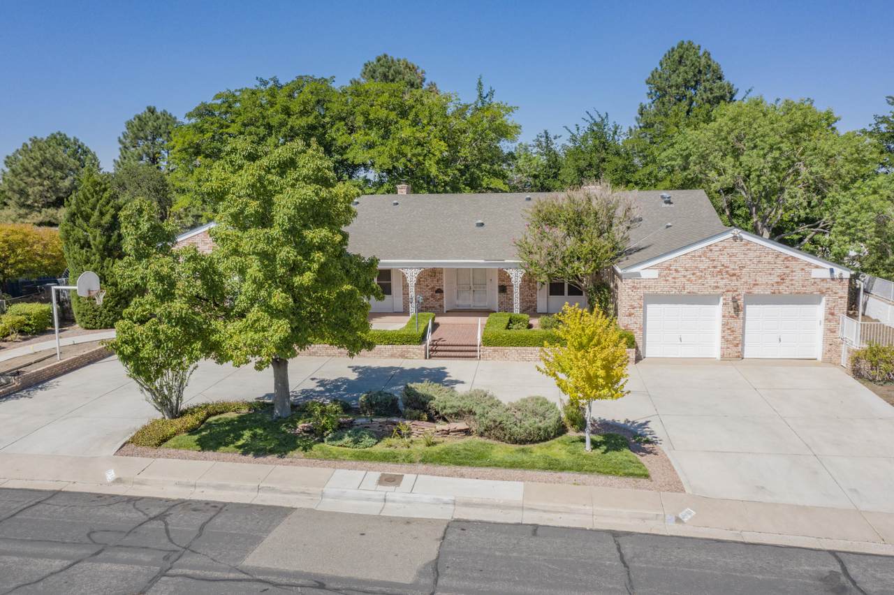 4401 Altura Avenue - Photo 1