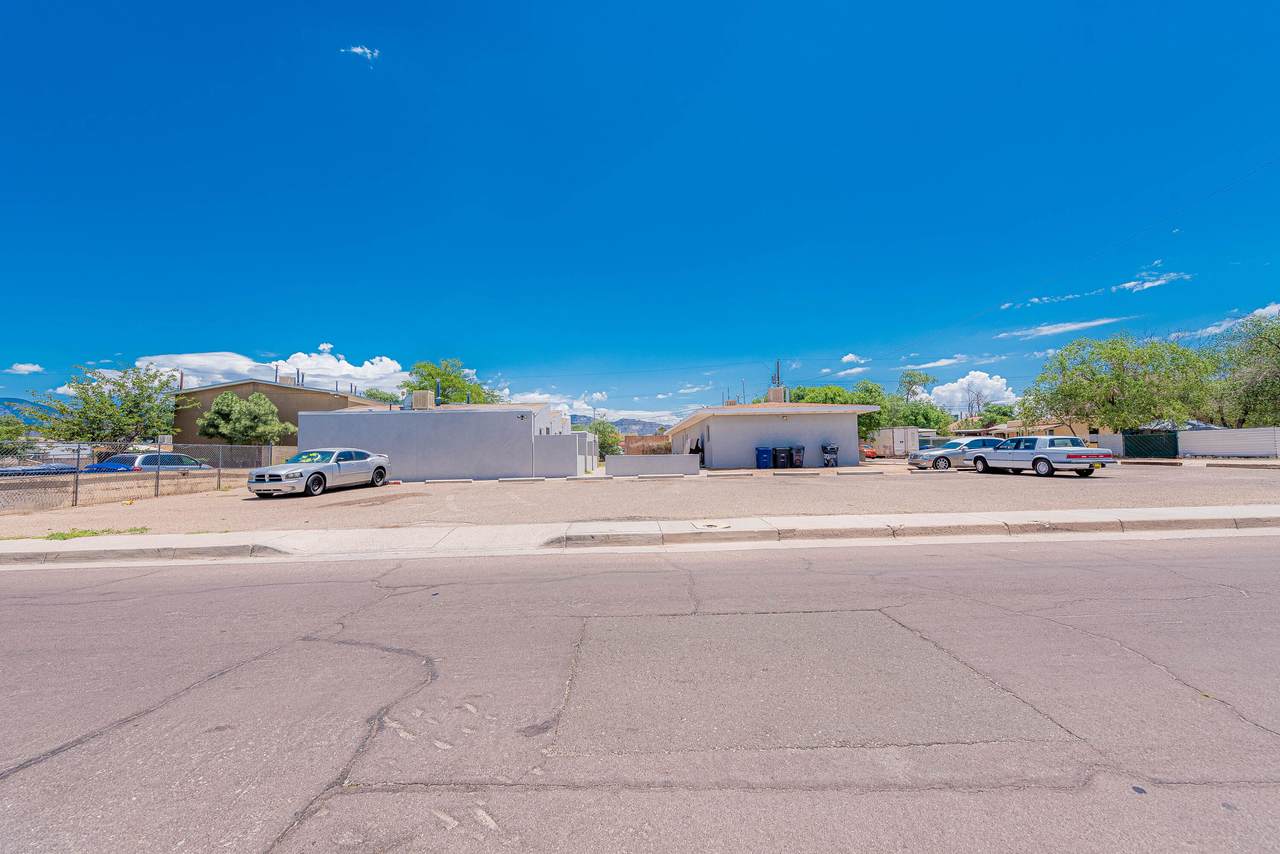 302 Virginia Street - Photo 1
