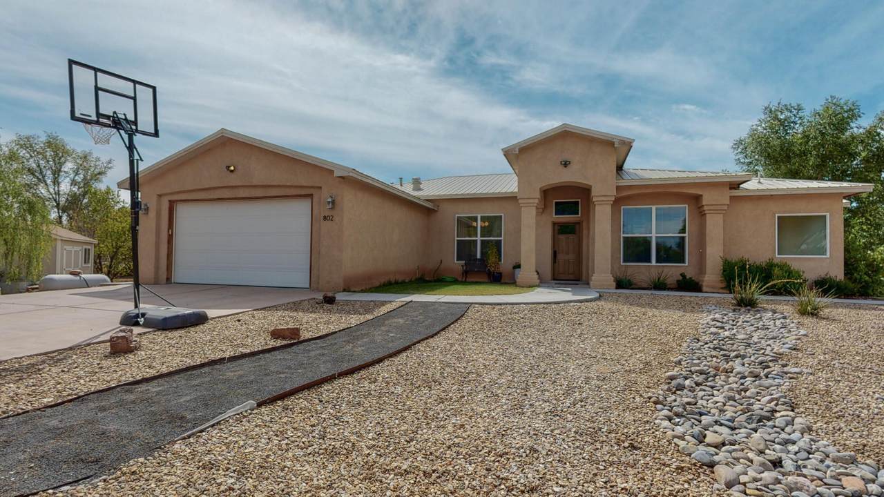 802 Guernsey Court - Photo 1