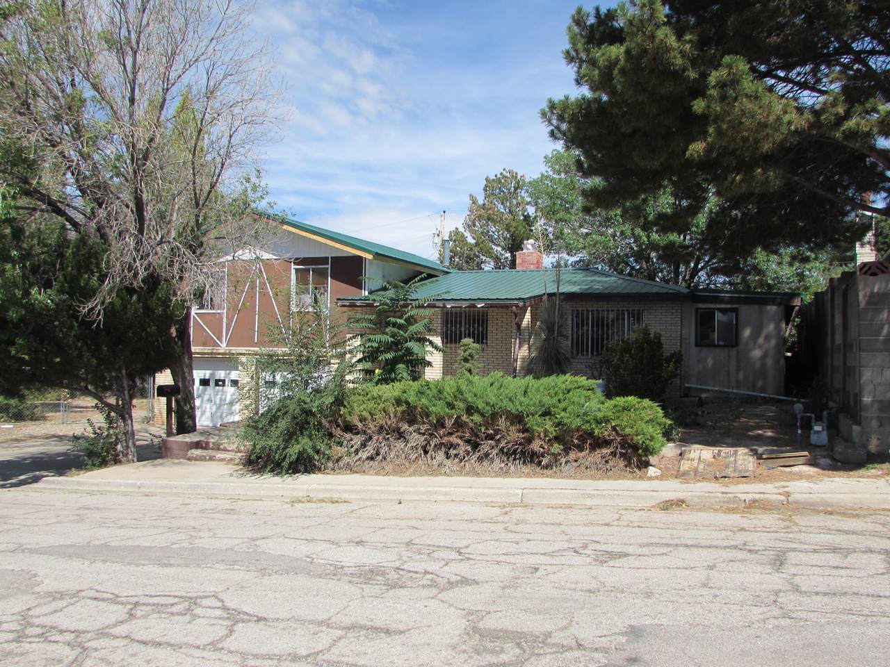 628 Flagstaff Avenue - Photo 1