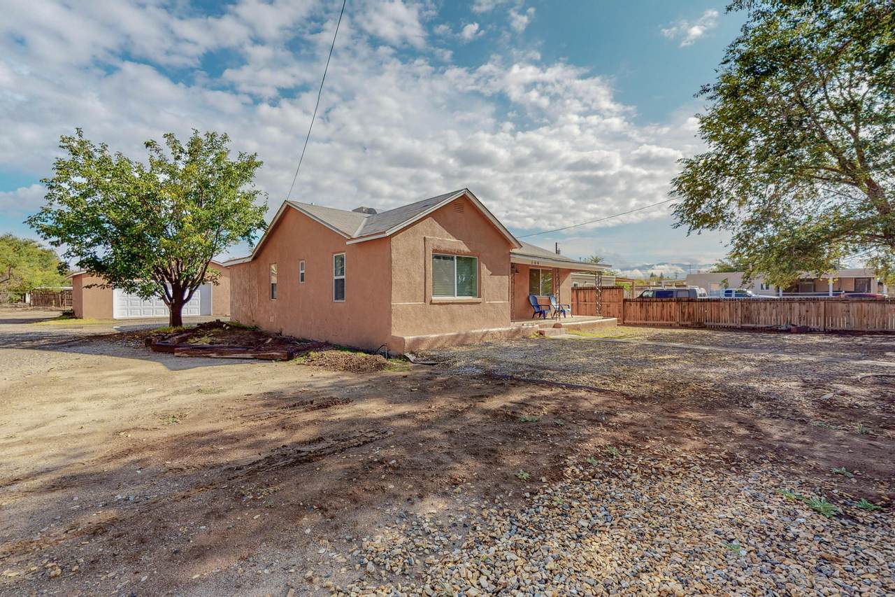 109 Bellrose Avenue - Photo 1