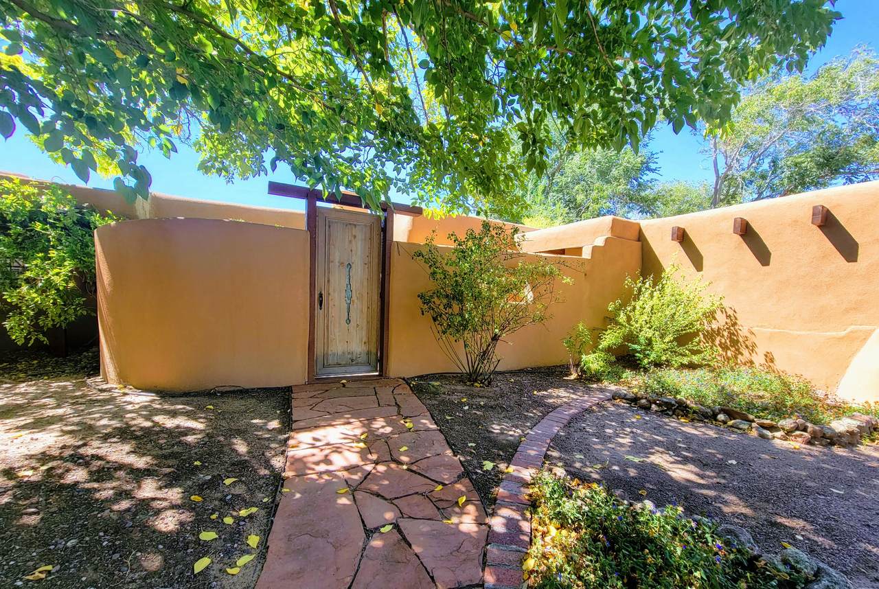 49 Garden Park Circle - Photo 1