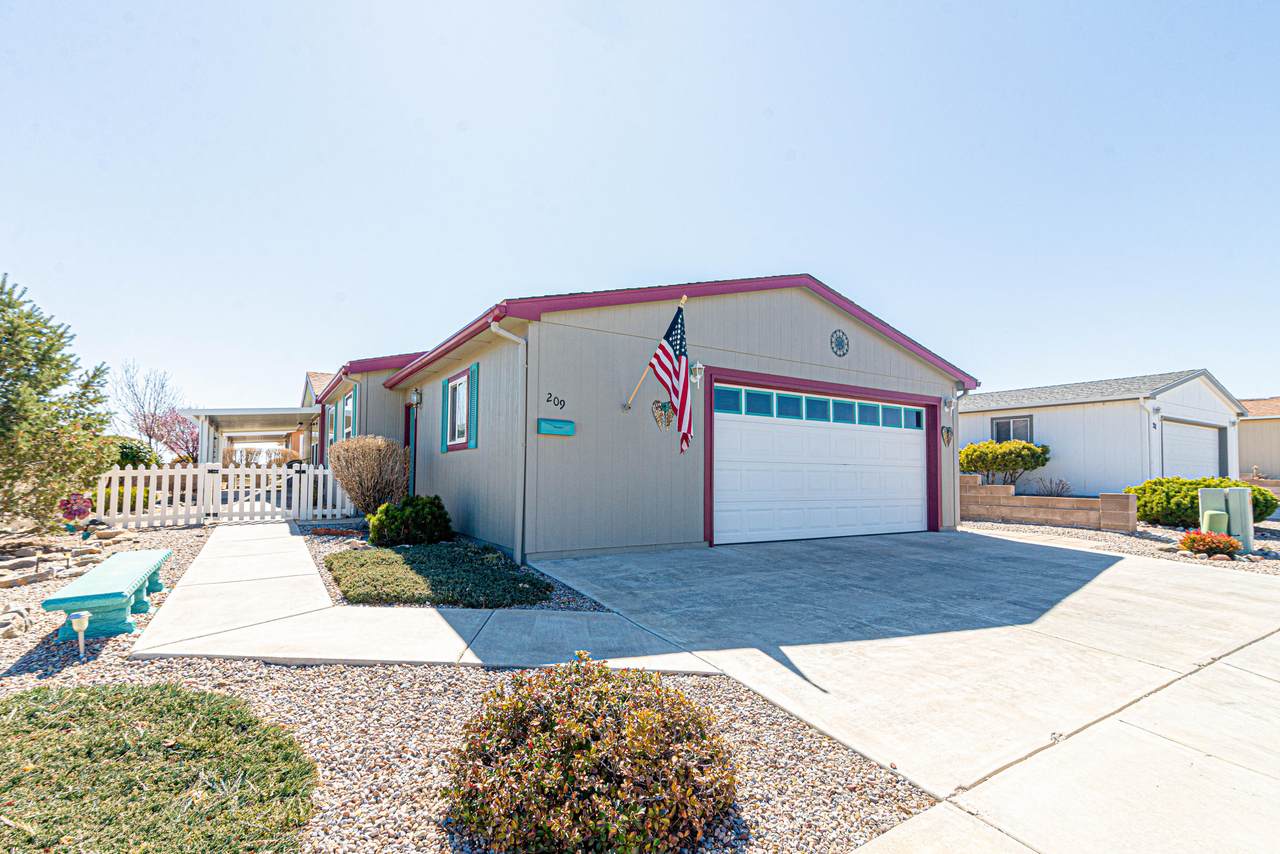 209 Sunrise Bluffs Drive - Photo 1