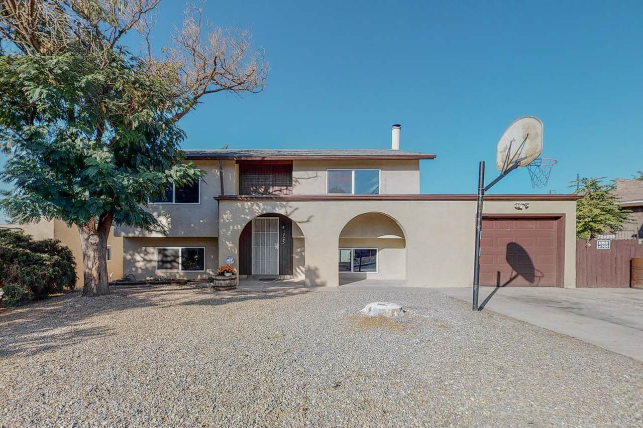 1725 Hiawatha Drive - Photo 1