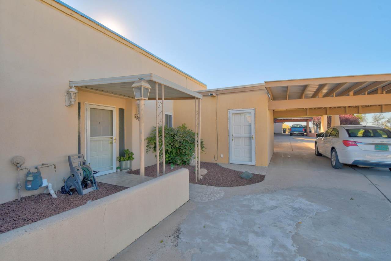 702 Western Drive - Photo 1
