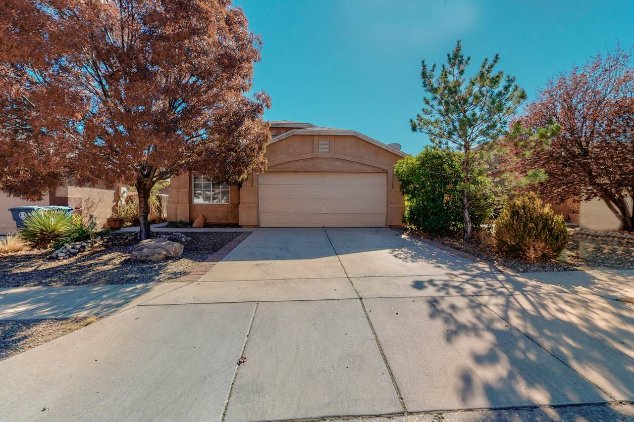 6008 Cyonus Avenue - Photo 1