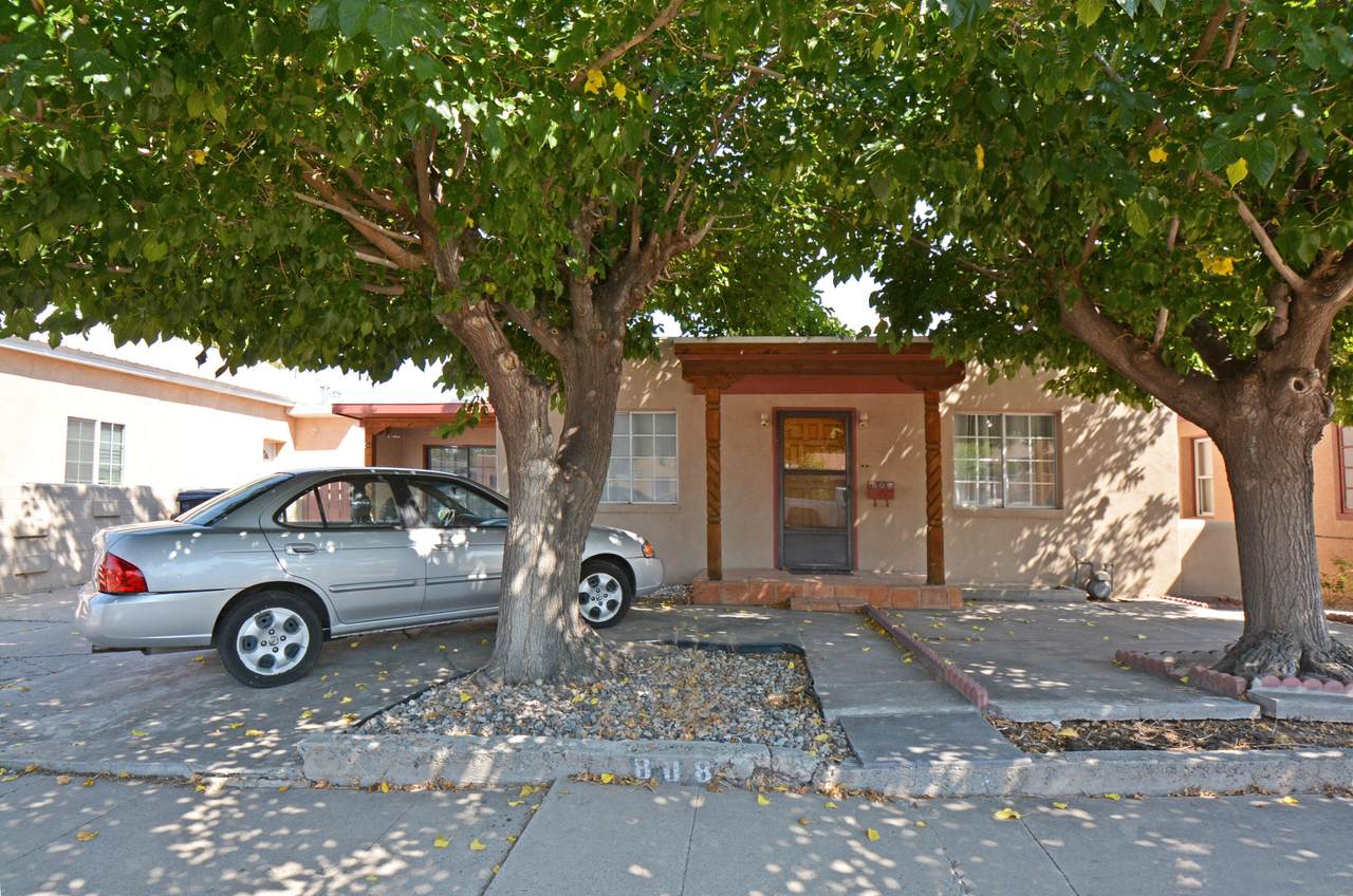 808 12TH Street - Photo 1