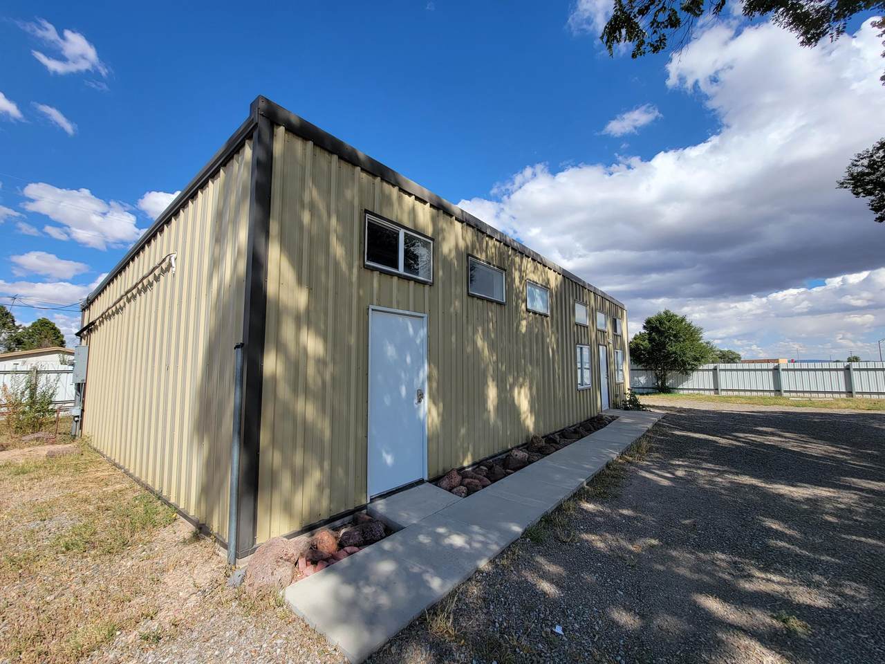 817 E Us Route 66 Loop - Photo 1