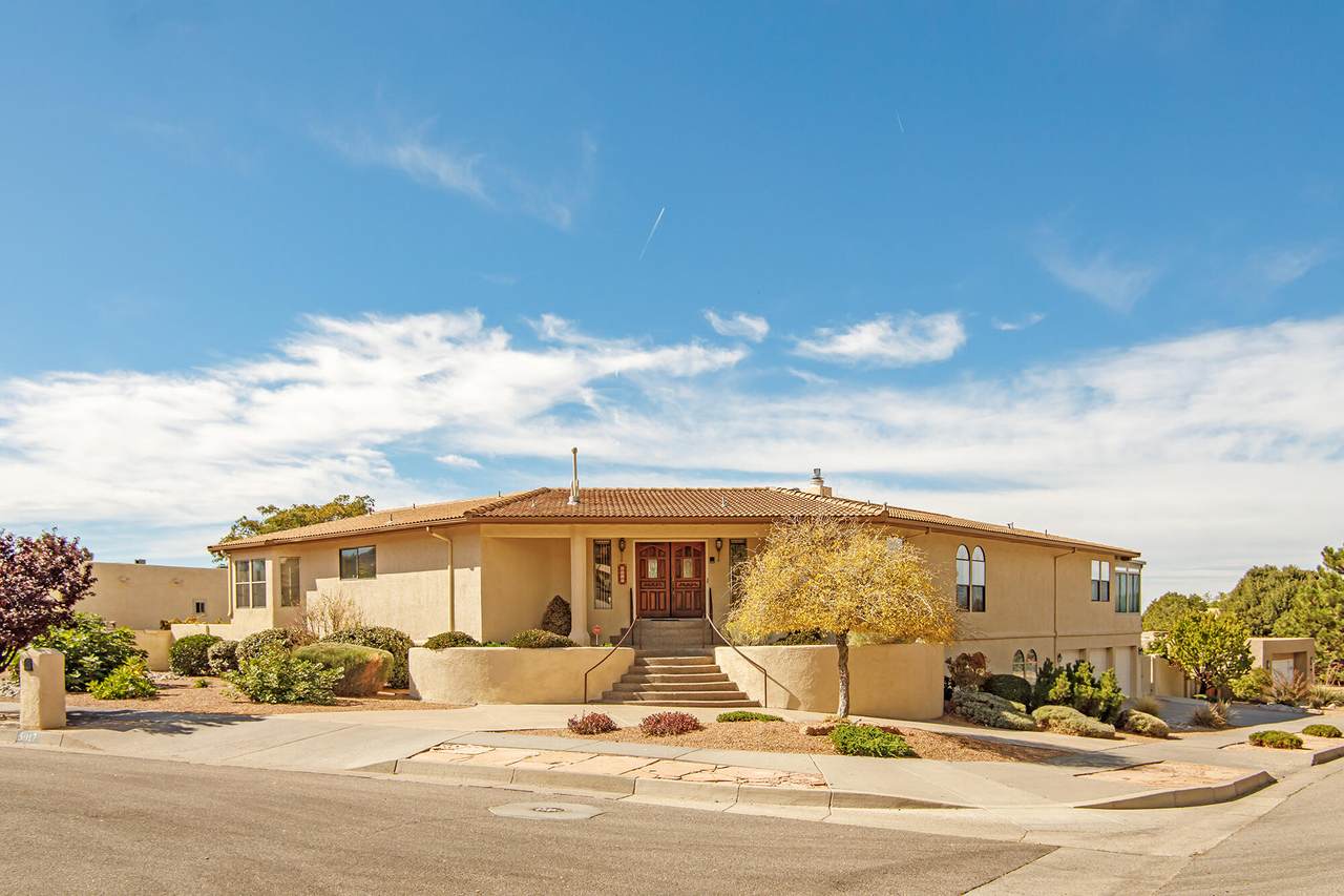 5017 Calle Alta - Photo 1