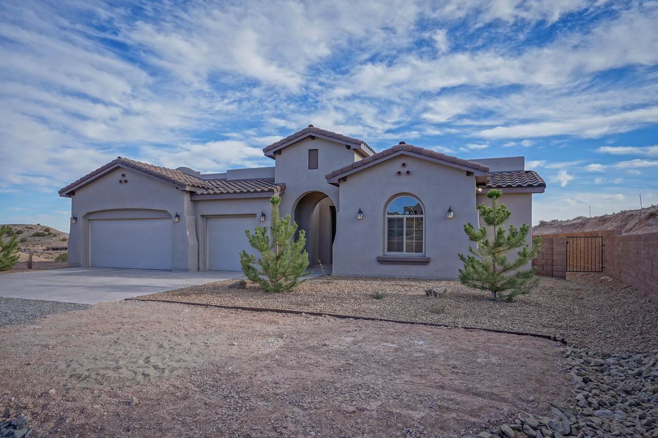 5502 Desert Sky Court - Photo 1