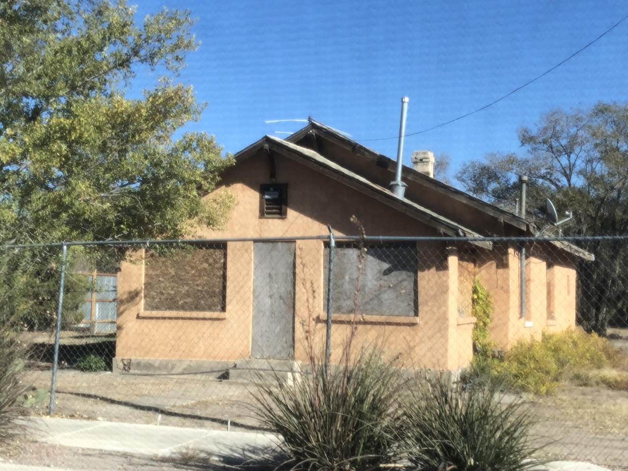 1638 Isleta Boulevard - Photo 1