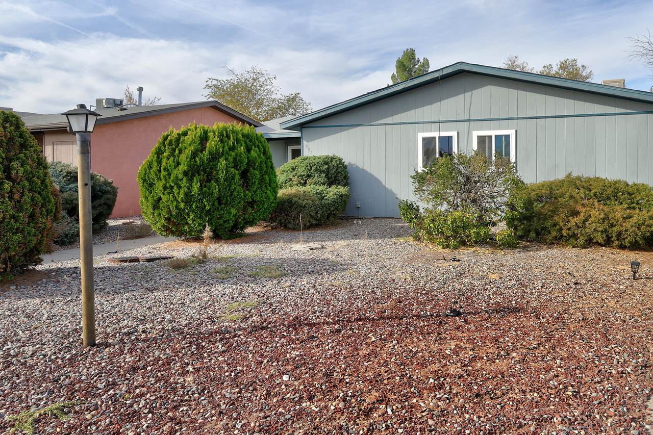 907 Los Reyes Court - Photo 1