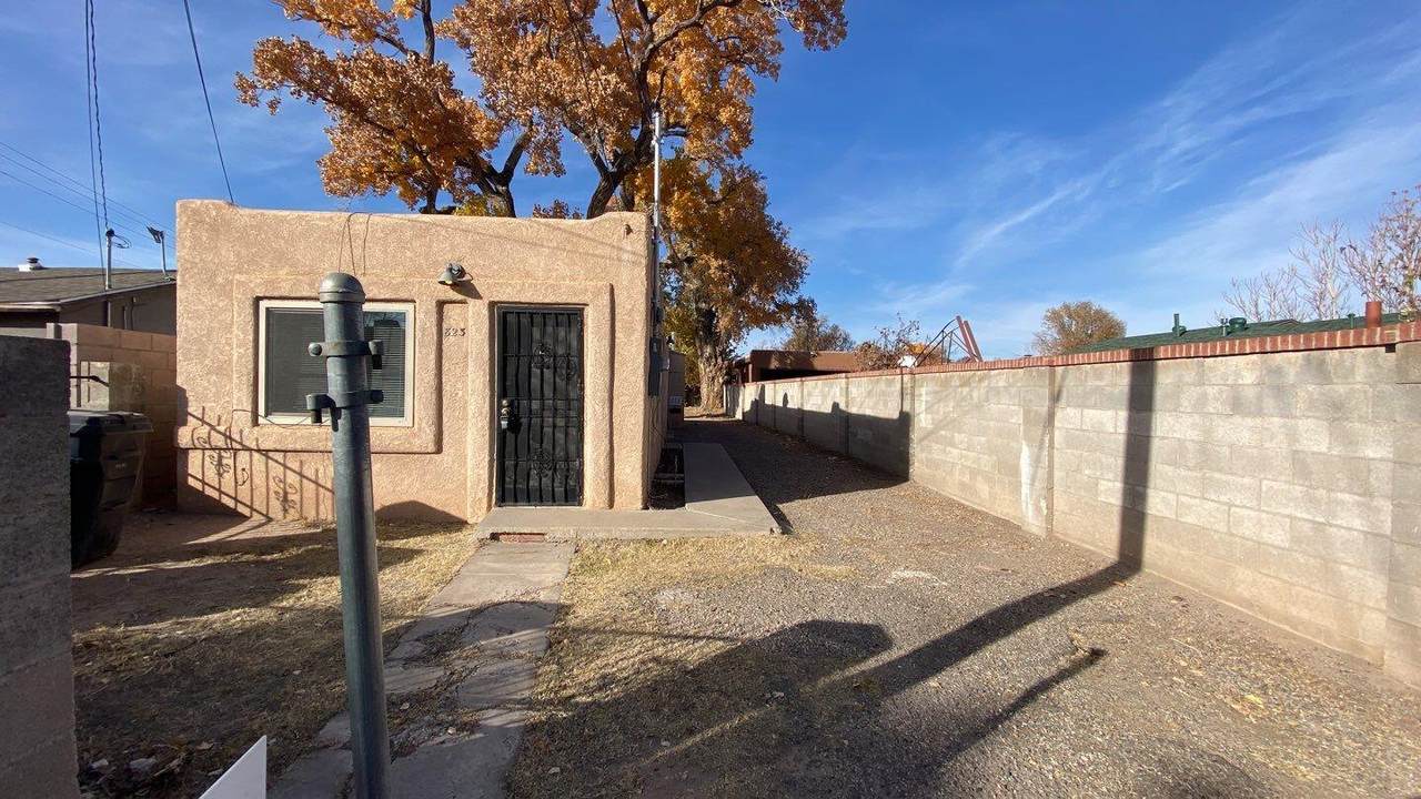 823 Lewis Avenue - Photo 1
