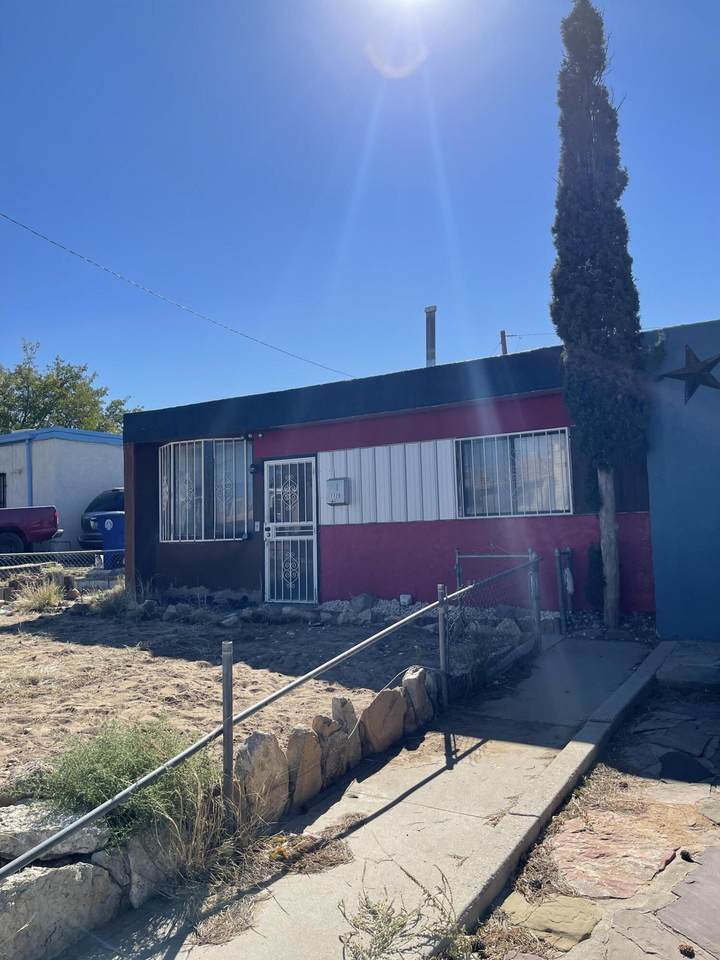 1720 Gerald Avenue - Photo 1