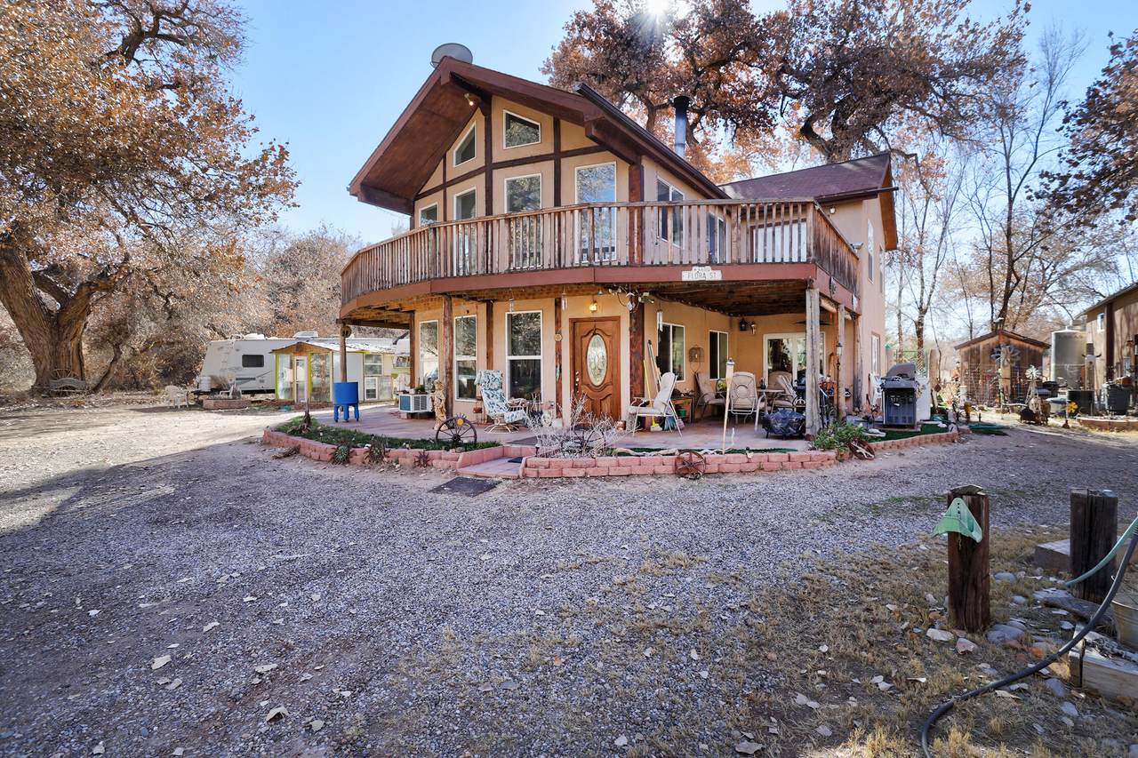 560 Andrews Lane - Photo 1