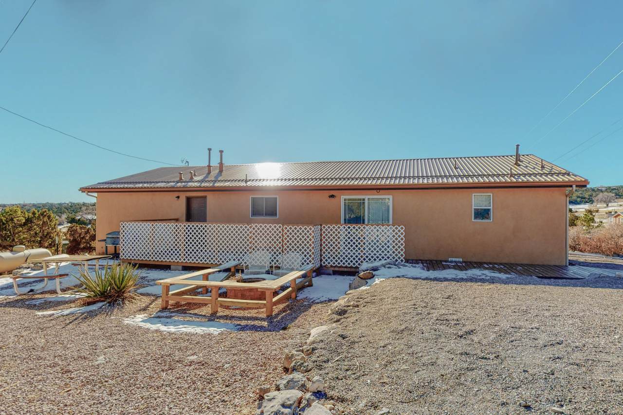 2 Walker Court - Photo 1