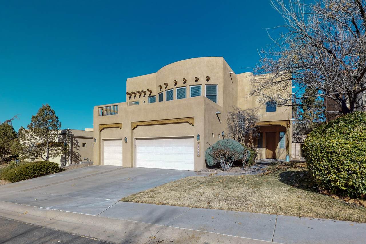 10021 Wellington Drive - Photo 1