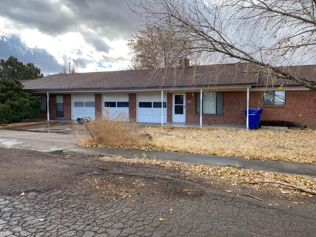 601-603 Gianera Street - Photo 1