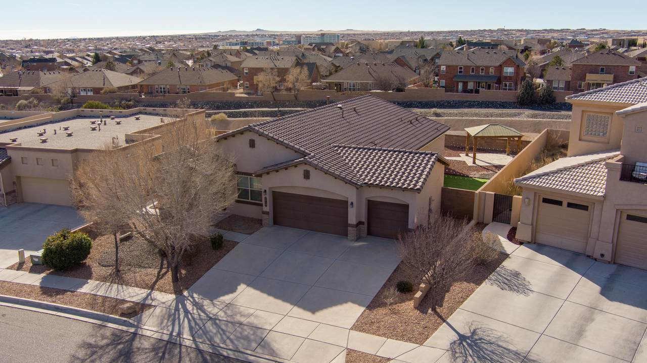 1717 Vista De Colinas Drive - Photo 1