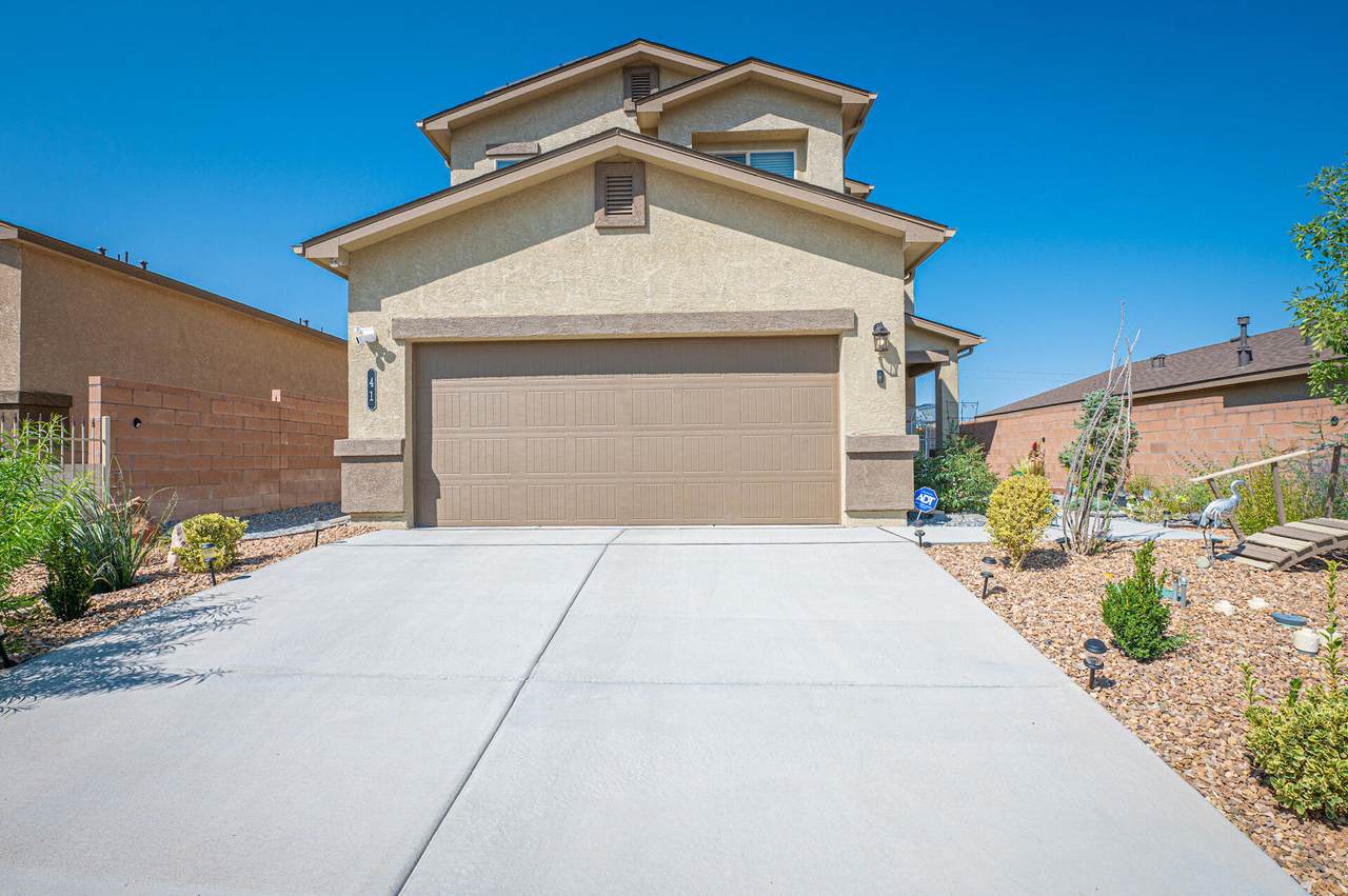 41 Hermanos Loop - Photo 1